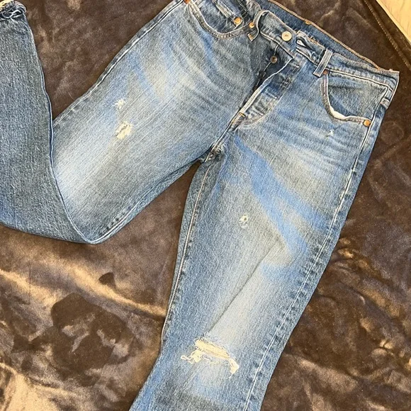 Distressed jeans - Picture 2 of 2